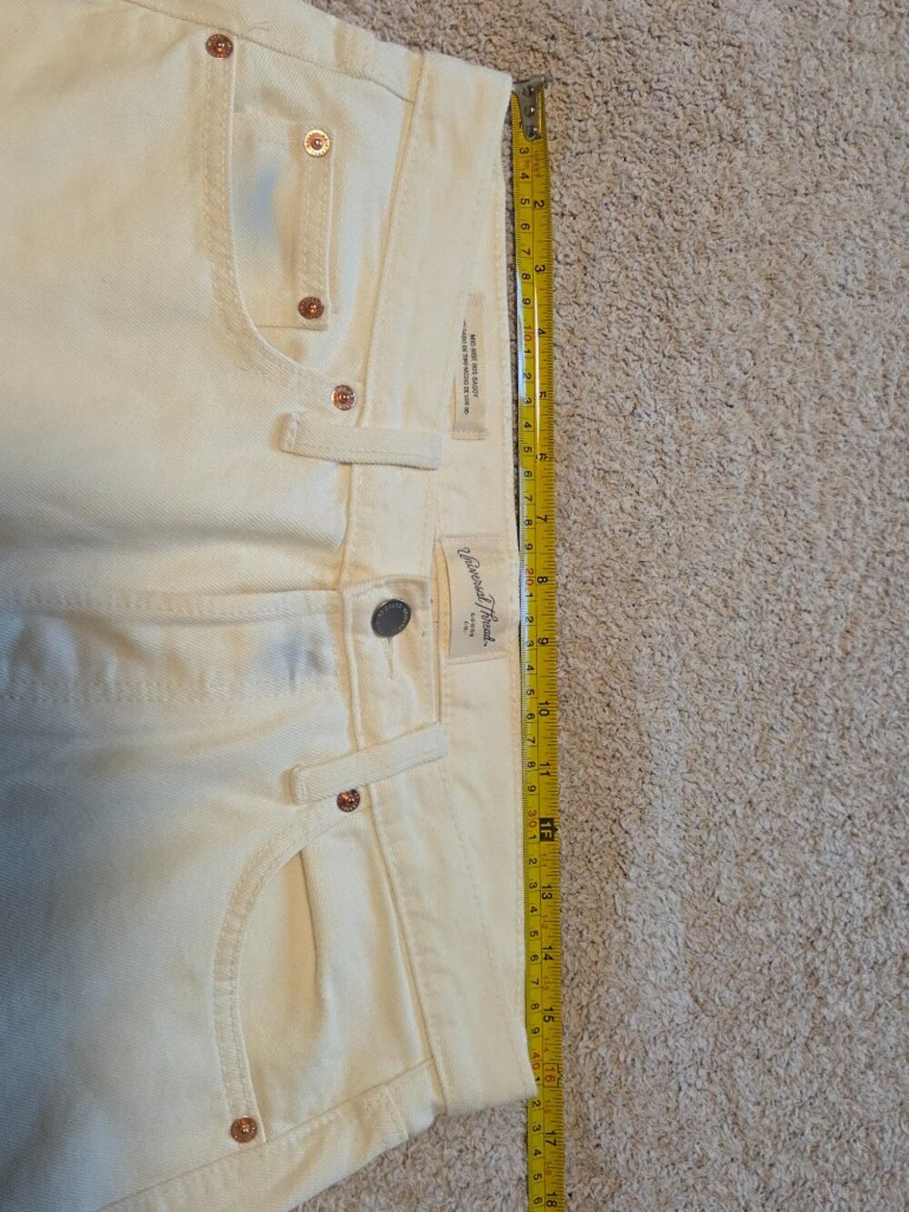 White Universal Threads Jeans - Picture 6 of 6